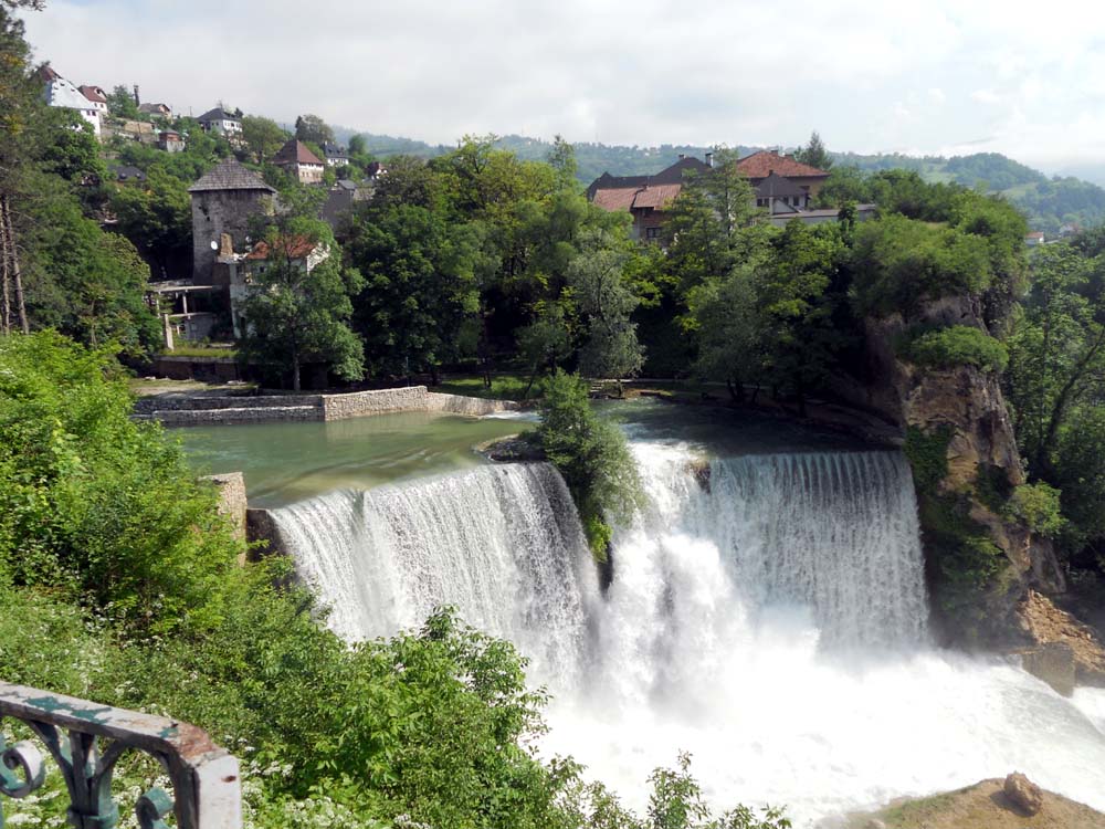 Jajce waterfall.jpg